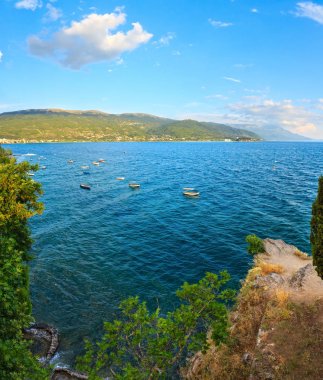 Ohri Gölü yaz görünümü.