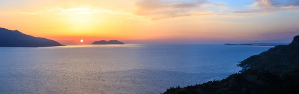 Adriyatik Denizi gün batımı görünümü (Arnavutluk). — Stok fotoğraf