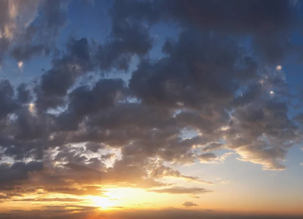 Sunset céu panorama fundo — Fotografia de Stock