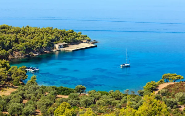 朝エーゲ海海岸、シトニア、ギリシャ. — ストック写真