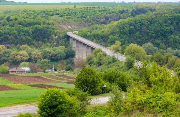 Kaňonu ohybu řeky Dněstr jaro — Stock fotografie