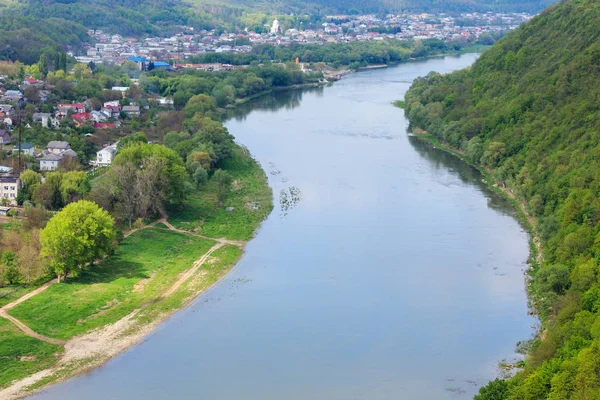 ドニステル川と Zalischyky — ストック写真