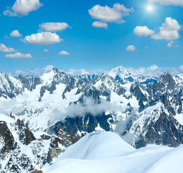 Mont Blanc mountain massif (sunshiny view from Aiguille du Midi — Stockfoto