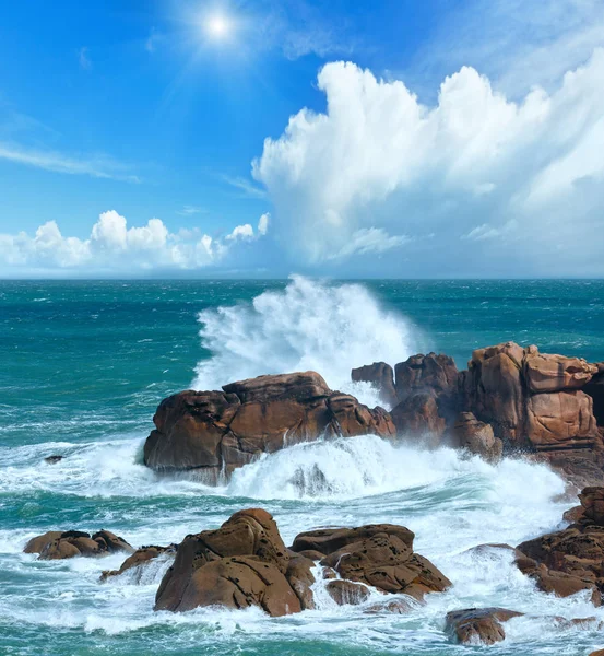 The Pink Granite sunshiny Coast (Brittany, France). — Stock Photo, Image