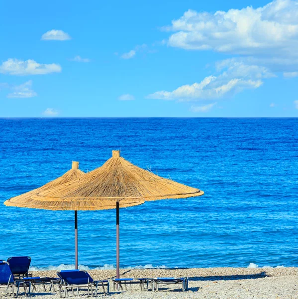 Spiaggia estiva del mattino (Albania ). — Foto Stock