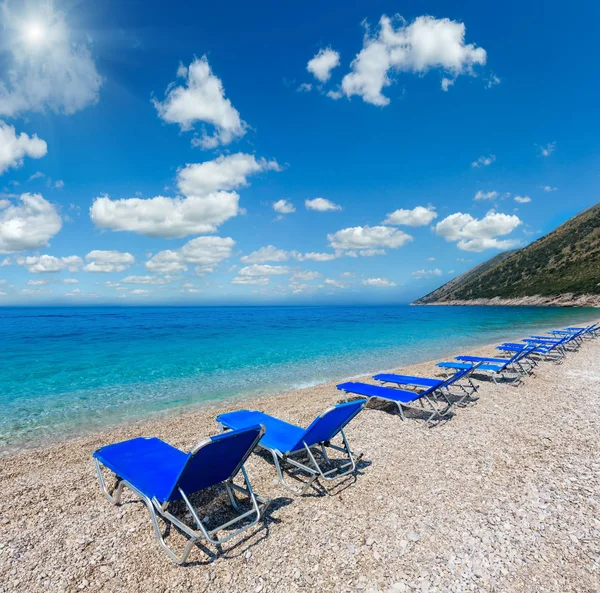 Playa soleada de verano . — Foto de Stock