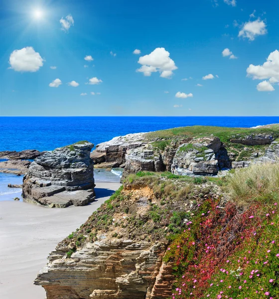 MikaMulder Atlanten sandstrand (Spanien). — Stockfoto