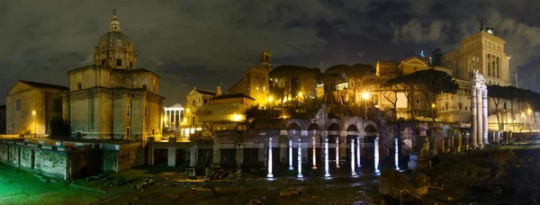 Sezar'ın Forum kalıntıları Roma, İtalya. — Stok fotoğraf