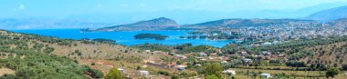 Ksamil kasaba kenarı, Arnavutluk.