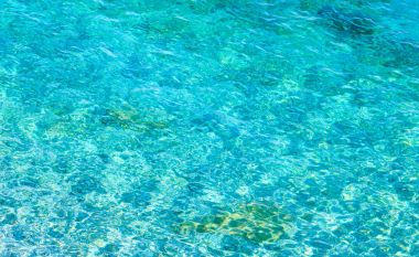 Deniz akan su yüzeyi