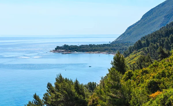 Letní Jaderského moře Mezzavalle beach — Stock fotografie