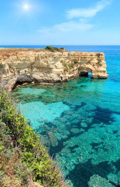 Faraglioni na Torre Sant Andrea, Itália — Fotografia de Stock