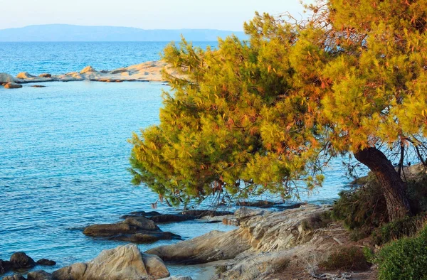 Atardecer costa del mar Egeo (Chalkidiki, Grecia ). — Foto de Stock