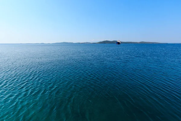 Beautiful summer seascape (Halkidiki, Greece). — Stock Photo, Image