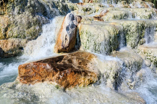 Термальные бани Saturnia, Италия — стоковое фото