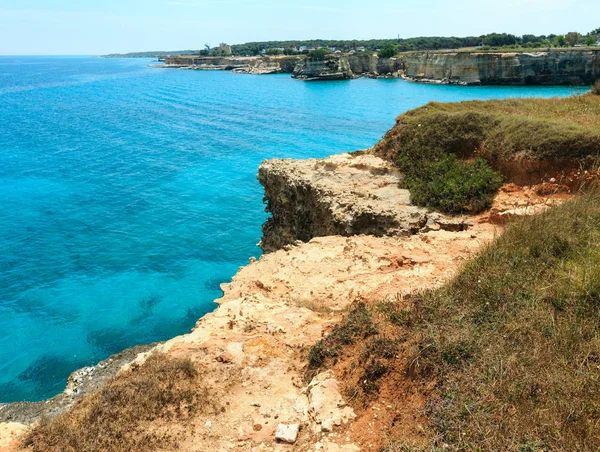 Faraglioni w Torre Sant Andrea, Włochy — Zdjęcie stockowe