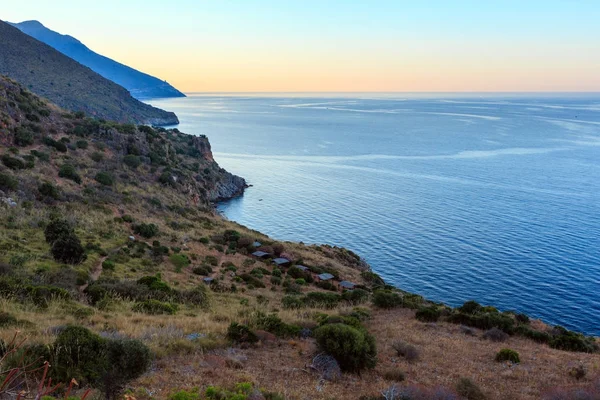 Tarde Zingaro costa del mar, Sicilia, Italia — Foto de Stock