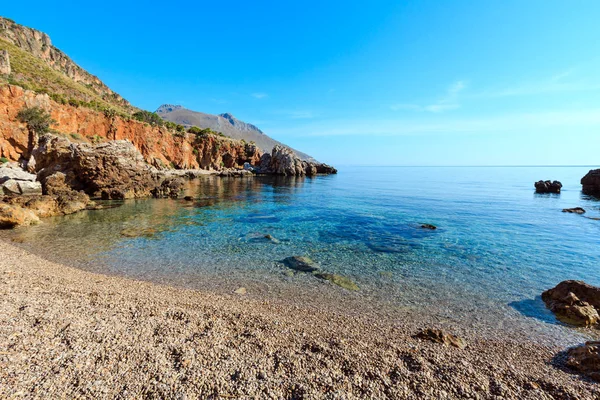 Морской залив в парке Зингаро, Сицилия, Италия — стоковое фото