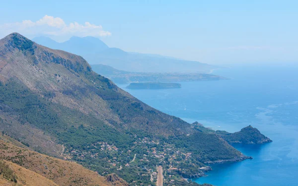 Tiren Denizi kıyısında, İtalya — Stok fotoğraf