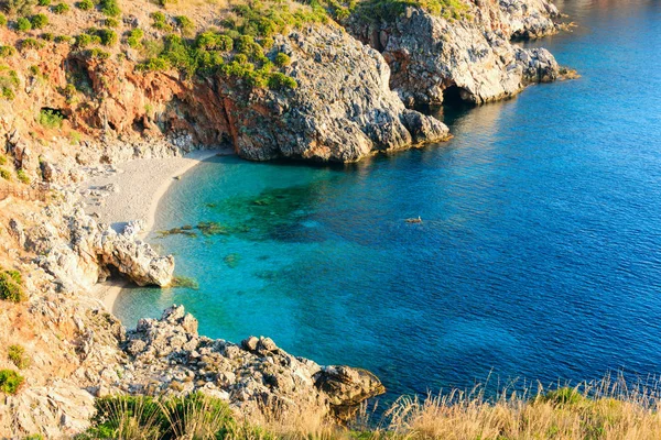 Zingaro Park, Sicilya, İtalya için defne deniz — Stok fotoğraf