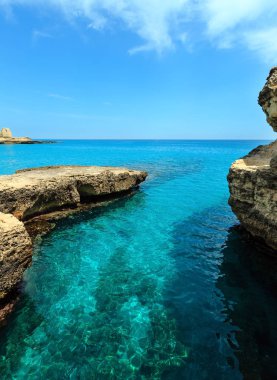Mağara Grotta della poesia, Roca Vecchia, Salento deniz kıyısı, Ita