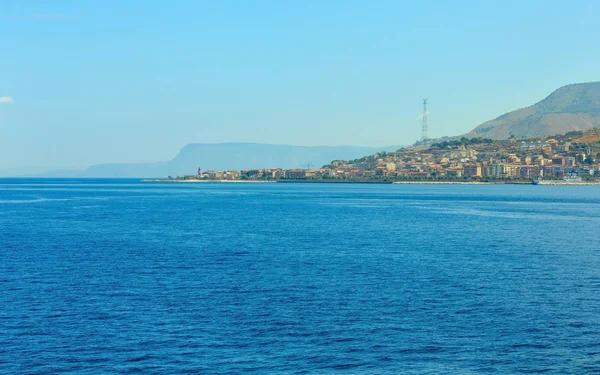 Messina Meerenge von der Fähre, Sizilien, Italien — Stockfoto