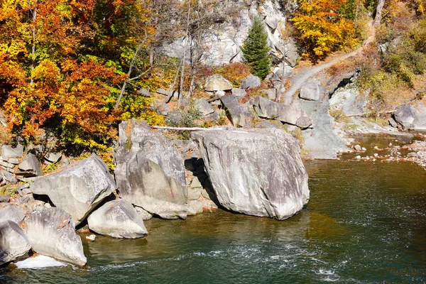 Prut River, Yaremche, Ukraine. — Stock Photo, Image