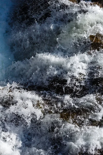 Cachoeira close-up (fundo da natureza ). — Fotografia de Stock