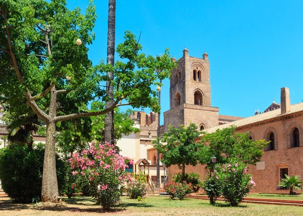Klooster van de kathedraal van Monreale, Palermo, Sicilië, Italië — Stockfoto