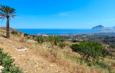 Erice, Sicilya, İtalya'dan tiren kıyı şeridi