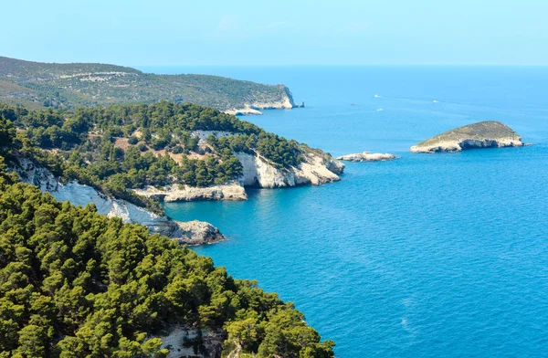 Costa estiva Cala di Porto Greco, Gargano, Puglia, Italia — Foto Stock