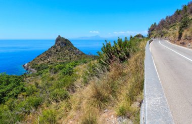 Torre Caina ve Tiren Denizi görüntülemek, Maratea, İtalya
