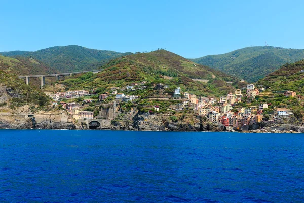 Манарола с корабля, Cinque Terre — стоковое фото