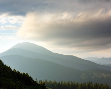 Yaz Karpat dağ, Ukrayna