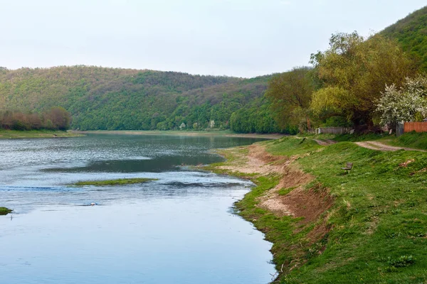 Kanion rzeki Dniestr wiosna — Zdjęcie stockowe