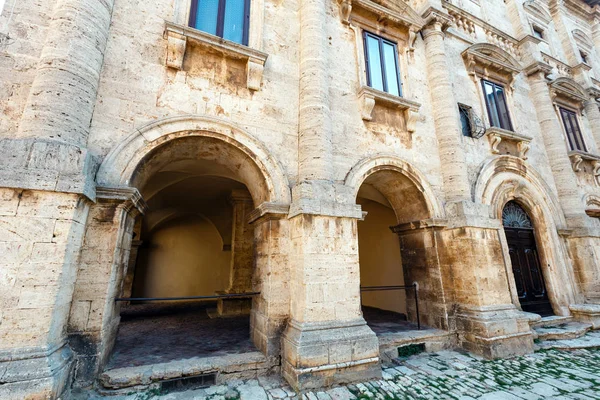 Монтепунчіано Палаццо Tarugi, Тоскана, Італія — стокове фото