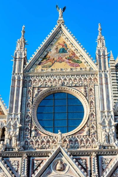 Siena Cathedral facade, Tuscany, Italy — Stock Photo, Image