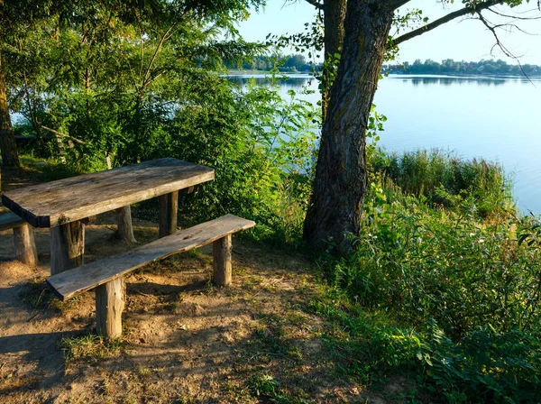 Camping pitch on summer lake calm beach — Stock Photo, Image