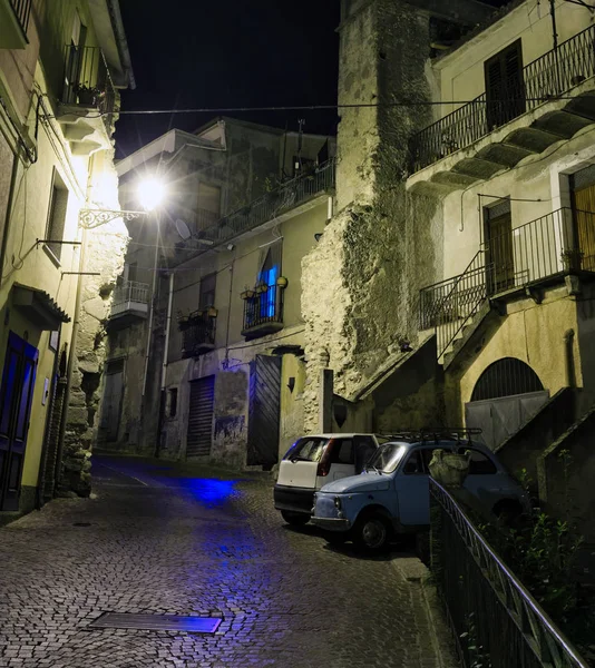 Nacht Stilo dorp, Calabrië, Italië. — Stockfoto