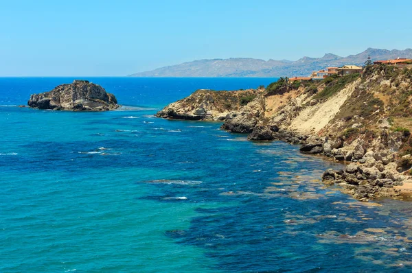 Costa do mar rochosa, Agrigento, Sicília, Itália — Fotografia de Stock