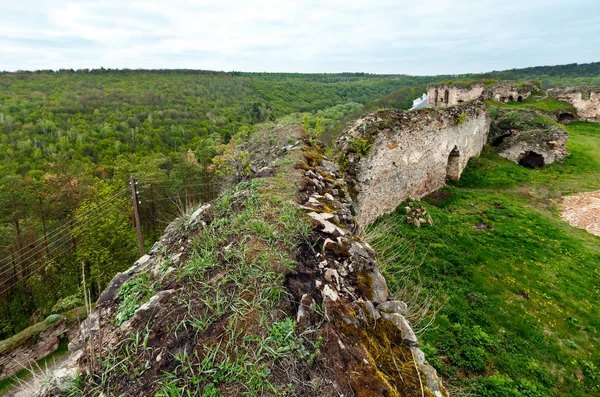 Jazlovets castle spring  ruins, Ternopil Region, Ukraine. — Stock Photo, Image