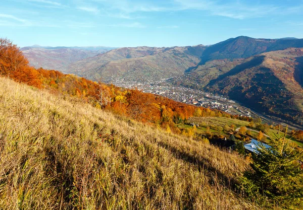 Hösten Carpathian berg, Rakhiv, Ukraina — Stockfoto