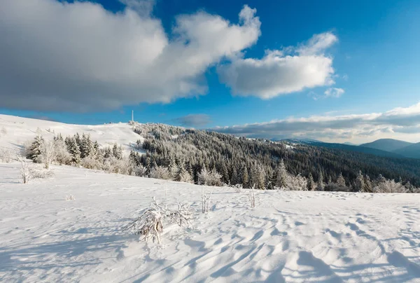 Invierno montaña nevado paisaje — Foto de Stock