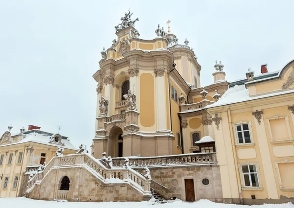 Kora reggel téli St. George Cathedral-Lviv, Ukrajna — Stock Fotó