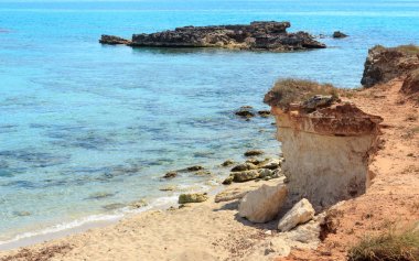 Torre Specchia Ruggeri yaz plaj, Puglia, İtalya