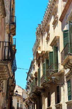 Ortigia sokak görünümü, Syracuse, Sicilya, İtalya.