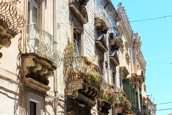 Ortigia vista a la calle, Siracusa, Sicilia, Italia . — Foto de Stock