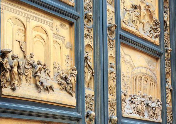 Catedral de Florencia Fragmento de puertas del Paraíso, Toscana, Italia — Foto de Stock