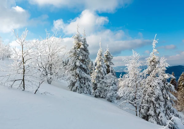 冬天山下雪的风景 — 图库照片