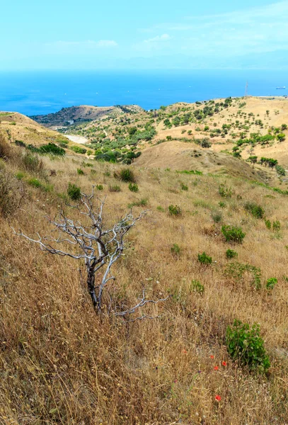 Sea and Sicily island in far from mountain hills in Motta San Gi — Stock Photo, Image